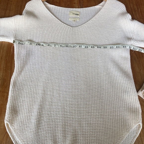 Wilfred Free Vneck Knit Sweater 100% wool - Picture 6 of 11